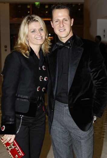 Corinna Betsch y Michael Schumacher, durante una celebración.