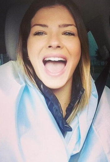 La 'China' Suárez, con una bandera de Argentina La 'China' Suárez, con una bandera de Argentina