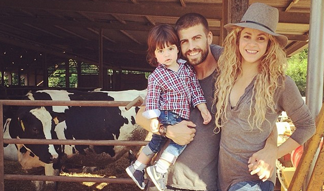 Piqué, Shakira y Milan pasando un día en el campo.