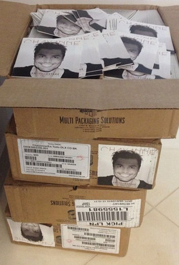 Todos los discos que debe firmar Chayanne. Todos los discos que debe firmar Chayanne.