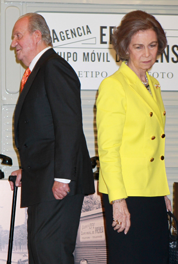 Don Juan Carlos y Doña Letizia, en uno de sus actos oficiales. Don Juan Carlos y Doña Letizia, en uno de sus actos oficiales.