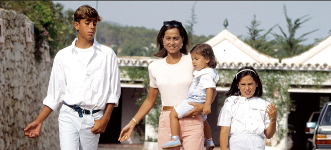 Isabel Preysler con Enrique Iglesias, Tamara Falcó y Ana Boyer. Isabel Preysler con Enrique Iglesias, Tamara Falcó y Ana Boyer.