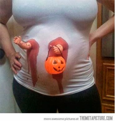 Todavía no ha nacido y ya está condenado a celebrar Halloween. Todavía no ha nacido y ya está condenado a celebrar Halloween.