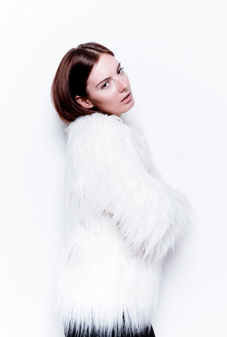 En el año 2015, las más atrevidas se pueden poner abrigos de pelo. En el año 2015, las más atrevidas se pueden poner abrigos de pelo.