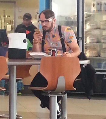 Eres tan sexy que la gente alucina contigo. Podrías parar el tráfico del susto que provocas. Eres tan sexy que la gente alucina contigo. Podrías parar el tráfico del susto que provocas.