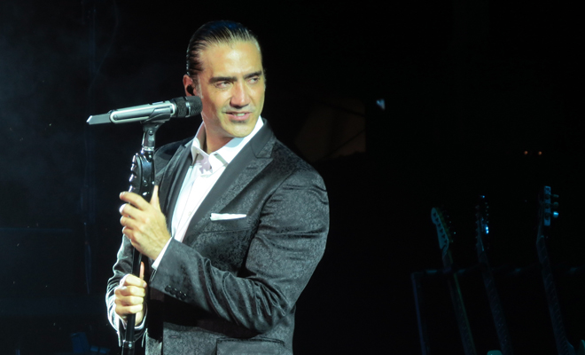 Alejandro Fernández, el hombre que adora a sus fans