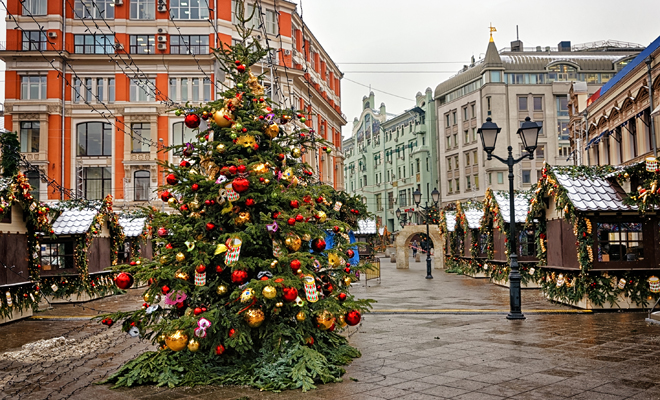 10 planes divertidos en familia para Navidad Visitar un mercadillo navideño con tu familia en Navidad