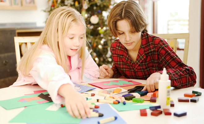 10 planes divertidos en familia para Navidad  Hacer tarjetas de Navidad: un plan en familia perfecto