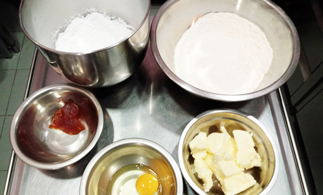Galletas de Navidad en forma de árbol de Navidad o copo de nieve Galletas de Navidad en forma de árbol de Navidad o copo de nieve