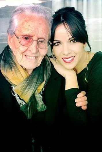 Raquel del Rosario y su abuela Raquel del Rosario y su abuela