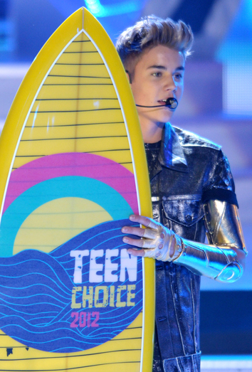 Justin Bieber, ganador de un Teen Choice Award en 2012 Justin Bieber, ganador de un Teen Choice Award en 2012