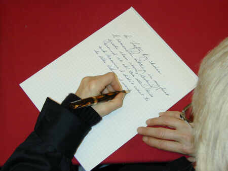 Papel torcido Problemas que estresan a los zurdos