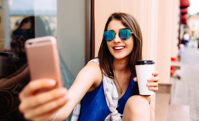 Descubre si tienes baja autoestima por lo que publicas en Facebook