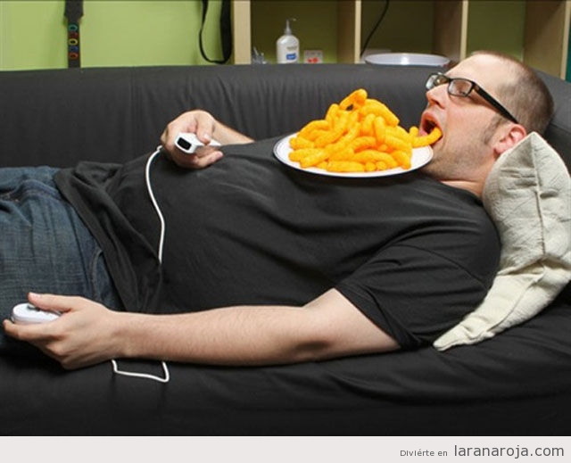 Tirados en el sofá de aburrimiento