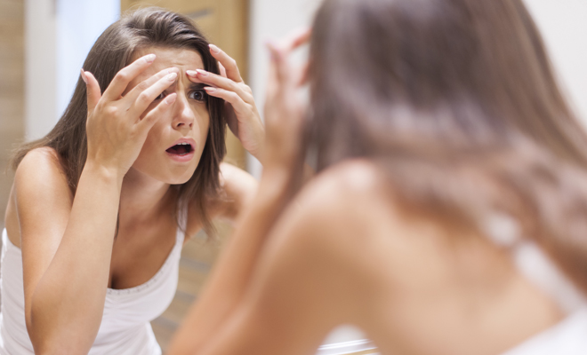 Conoce si sufres dermatofobia o el miedo irracional a los granos