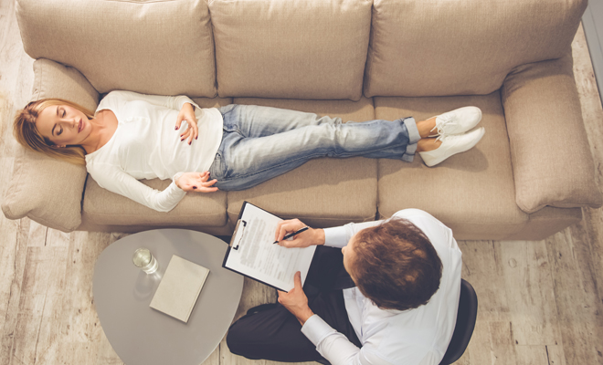 Psicólogo o psiquiatra, ¿cuál es la mejor opción para superar la depresión? Psicólogo o psiquiatra, ¿cuál es la mejor opción para superar la depresión?