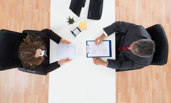 7 gestos que pueden arruinar una entrevista de trabajo 7 gestos que pueden arruinar una entrevista de trabajo