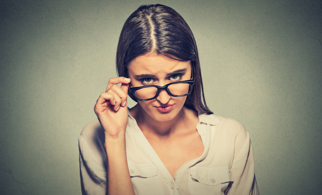 El lenguaje corporal de las personas desconfiadas El lenguaje corporal de las personas desconfiadas