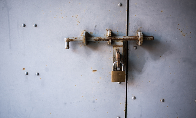 ¿Cómo abrir una Puerta cerrada por dentro? — Cerrajería Nacional