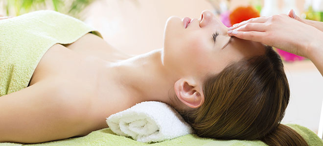 ¿Qué es la terapia reiki y cómo puede ayudarte a aliviar el estrés?