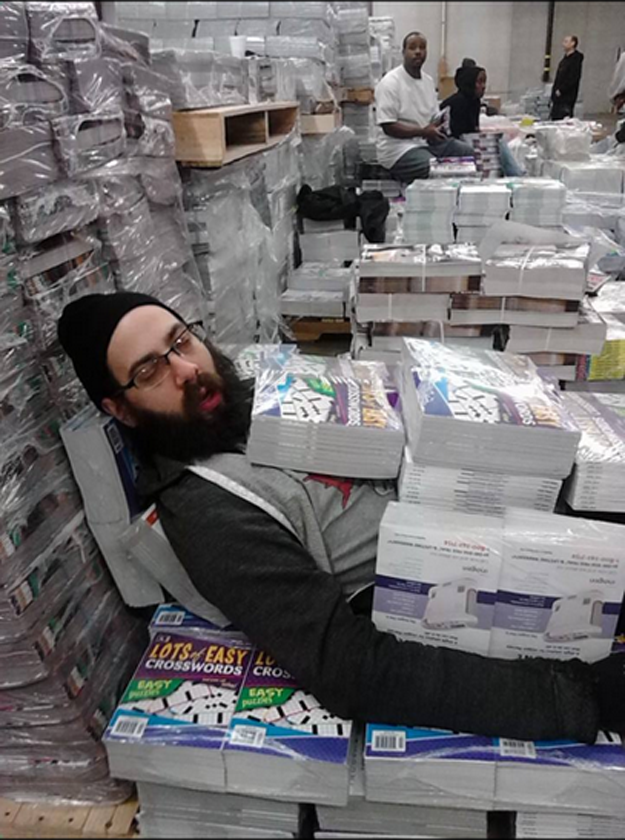 fábrica de libros Dormir en el trabajo