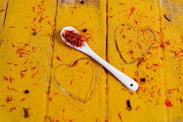 El azafrán en tu dieta para acabar con el síndrome premenstrual El azafrán en tu dieta para acabar con el síndrome premenstrual