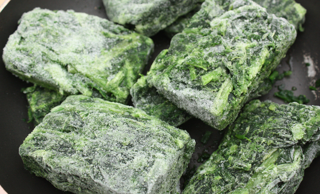 El peligro de lavarse las manos con agua caliente para tu salud descongelar comida, peligroso hábito para la salud