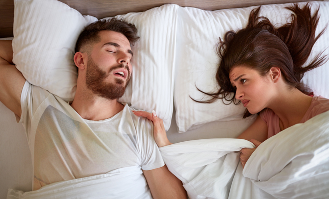 ¿Roncas? Duerme entonces en esta postura ¿Roncas? Duerme entonces en esta postura