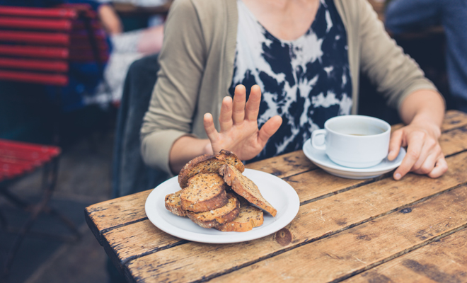 ¿Puede el dolor de garganta causar pérdida de apetito?