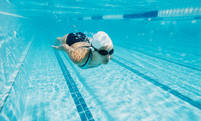 natación como ejercico para crecer unos centímetros