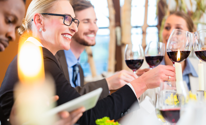 Cómo comportarse en la cena de Navidad de empresa Cómo comportarse en la cena de Navidad de empresa